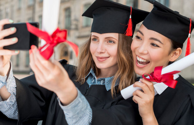 Graduation hair ideas in San Antonio: Look stunning on your big day